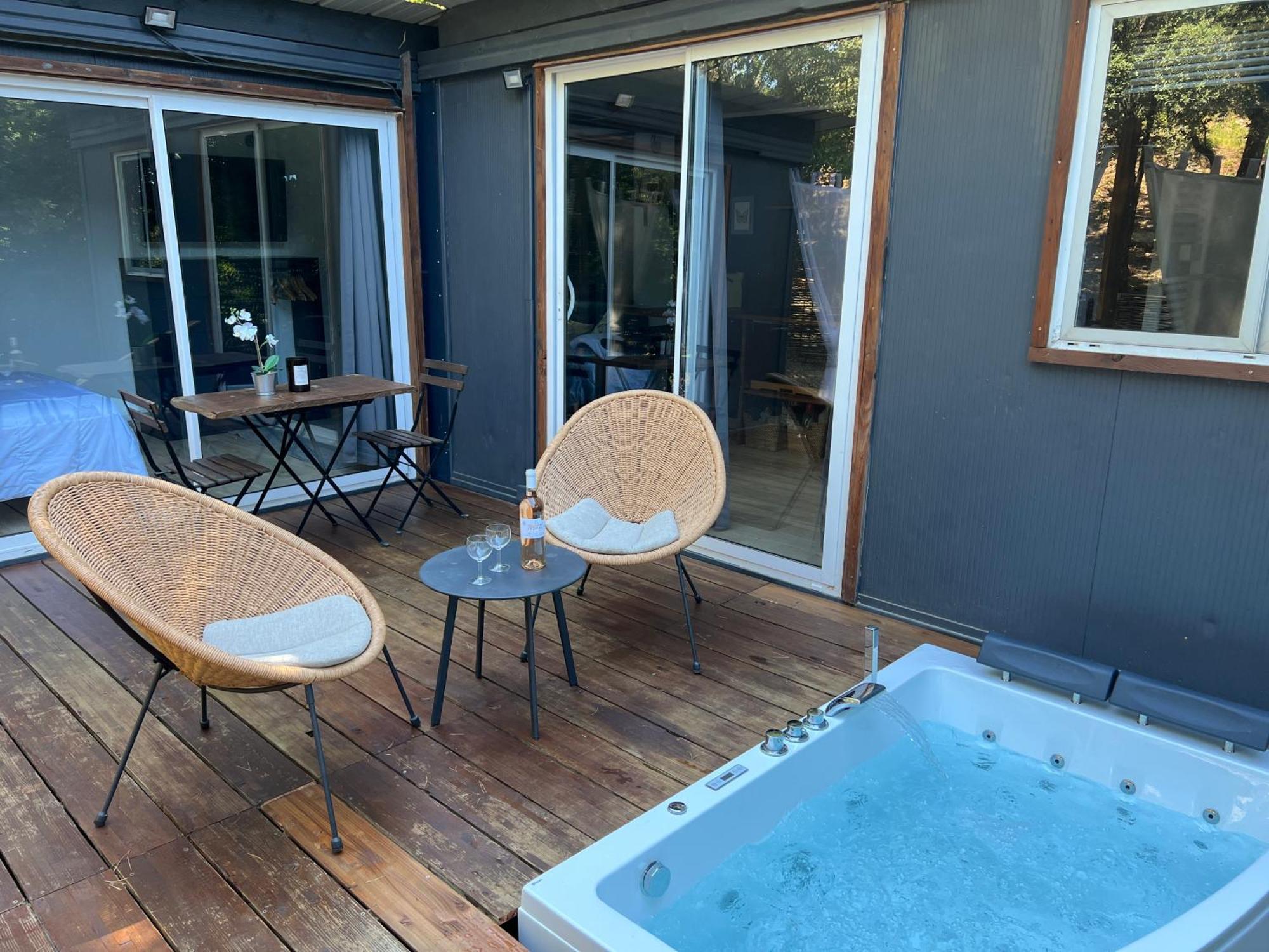 Superbe Cabane Jacuzzi Jardin Clim Wifi Parking Meyreuil Exterior foto